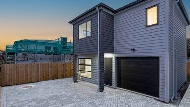  at 8E Swaffield Road, Papatoetoe, Auckland