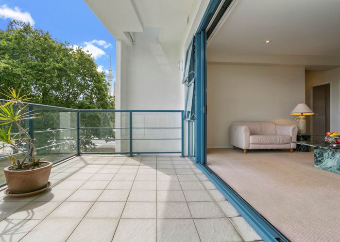  at 2E/220 Victoria Street West, Auckland Central, Auckland