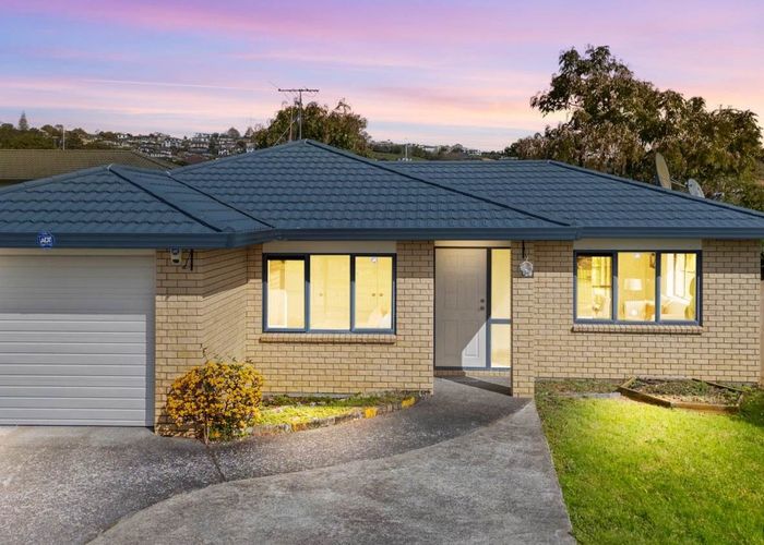  at 10B Falcarragh Crescent, Flat Bush, Auckland