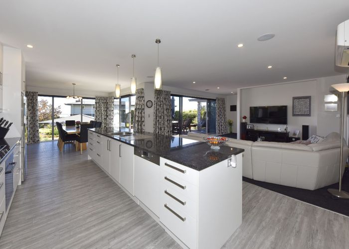  at 9 Kenmure Drive, Huntsbury, Christchurch