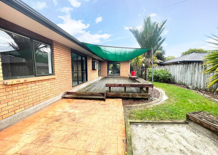 at 4 Courtvale Place, Flat Bush, Manukau City, Auckland