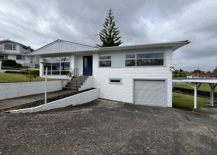  at 1  Kingsway Crescent, Forest Lake, Hamilton, Waikato