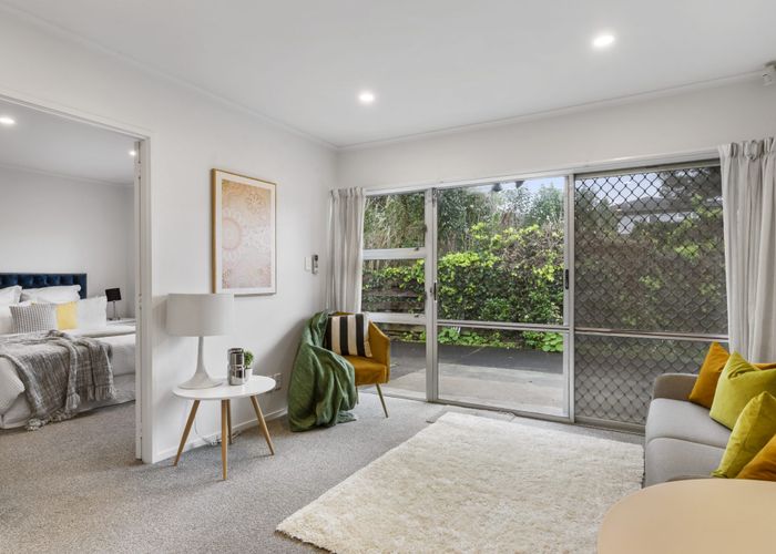  at 4/13 Queens Avenue, Balmoral, Auckland