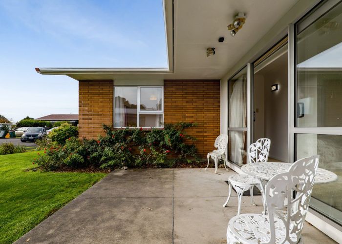  at 8 Warren Place, Frankleigh Park, New Plymouth