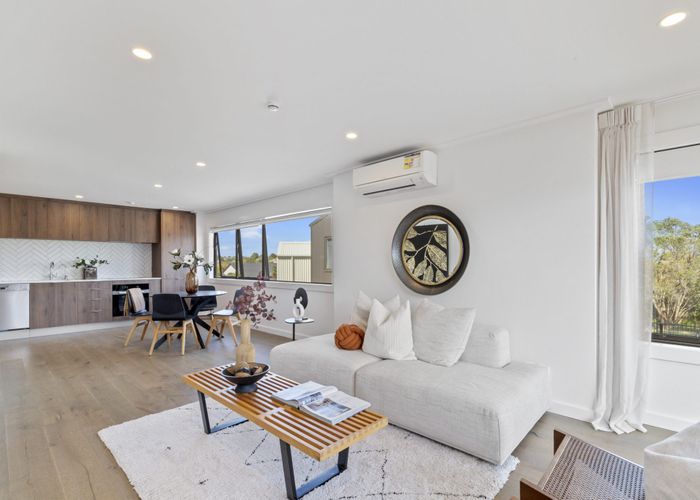  at 12/98-100 Walker Road, Point Chevalier, Auckland City, Auckland