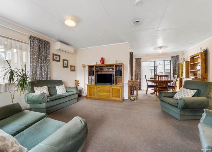  at 1/33 Newington Road, Henderson, Waitakere City, Auckland