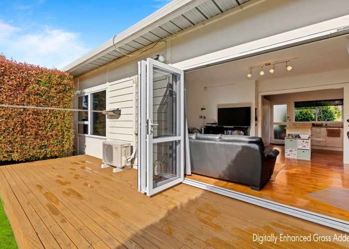  at 8/9 Mountain Road, Mount Wellington, Auckland