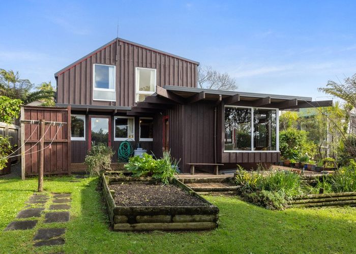  at 18 Miraka Place, Birkenhead, North Shore City, Auckland