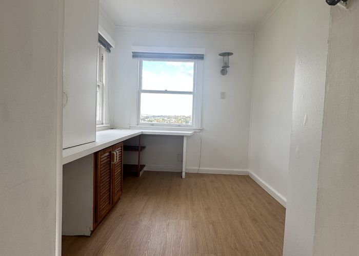  at 7 Jellicoe Road, Murrays Bay, North Shore City, Auckland