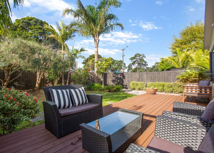  at 1F EVERSLEIGH ROAD, Belmont, Auckland