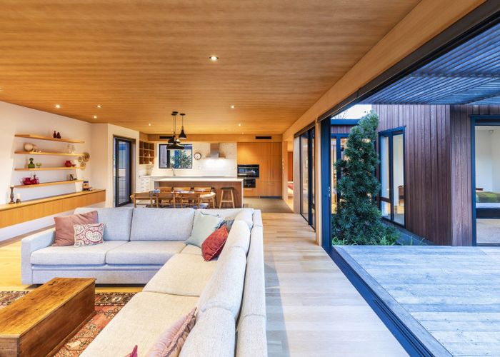  at 35 Poynder Avenue, Fendalton, Christchurch City, Canterbury