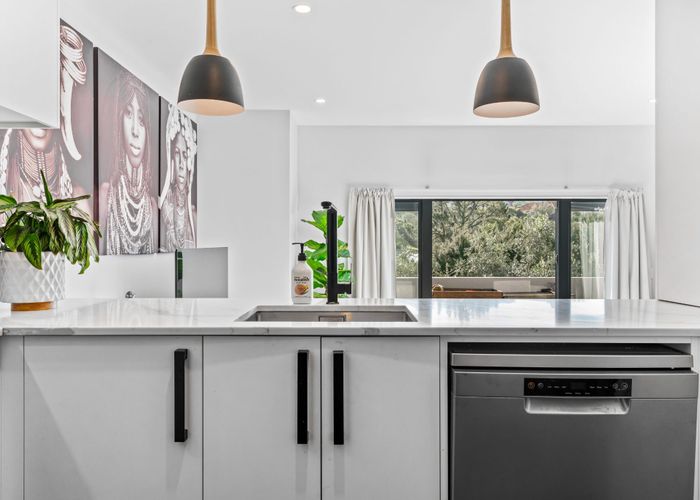  at 11/19 Langana Avenue, Browns Bay, North Shore City, Auckland