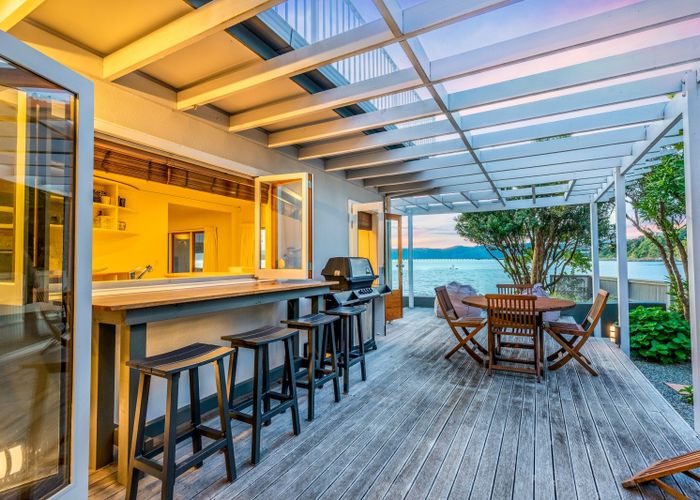  at 1/2 Gill Road, Lowry Bay, Lower Hutt