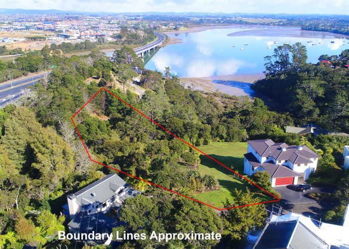  at 11 The Knoll, Greenhithe, Auckland