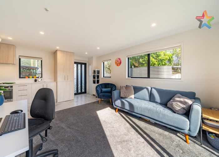  at 8/97 Whites Line East, Waiwhetu, Lower Hutt