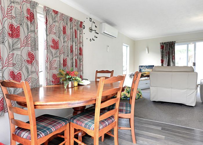  at 24C Huia Avenue, Forest Lake, Hamilton 