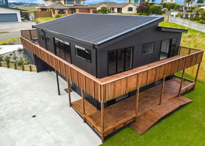  at 17 Lithgow Drive, Otamatea, Whanganui