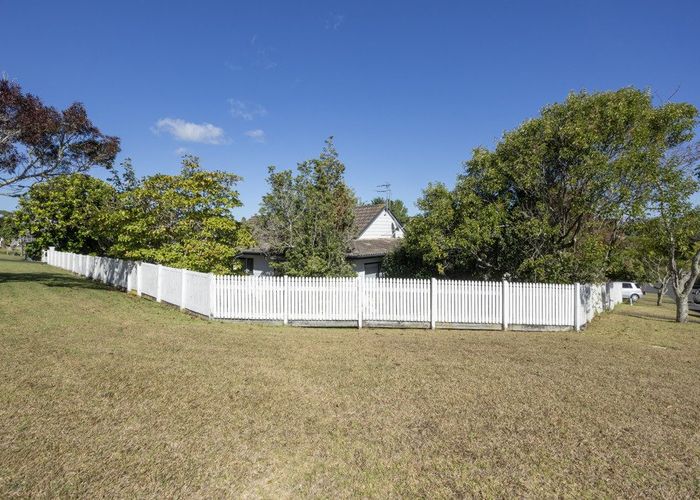  at 32 Moire Road, Massey, Waitakere City, Auckland