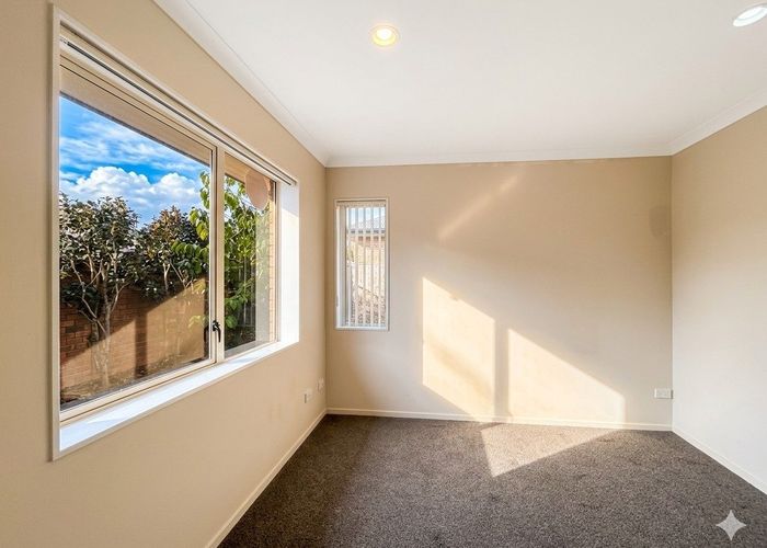  at 89 Glenveagh Park Drive, Weymouth, Manukau City, Auckland