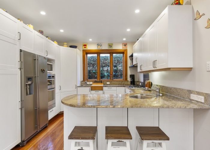  at 11 Raine Street, Karori, Wellington