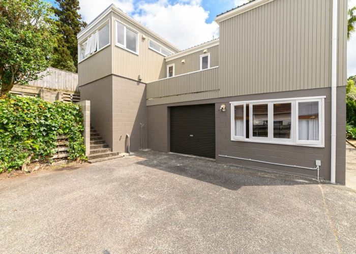  at 6 Anchor Place, Beach Haven, North Shore City, Auckland