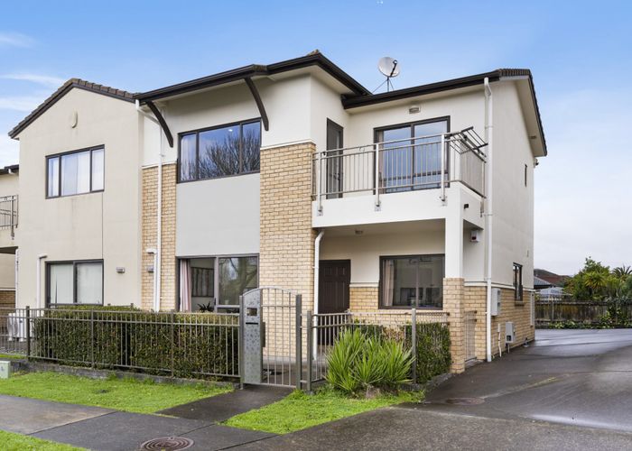  at 25 Triumph Road, Flat Bush, Auckland
