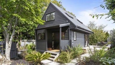  at 2/8 Oakley Avenue, Waterview, Auckland