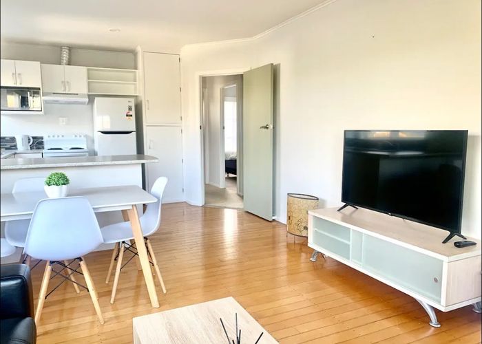  at 1/22 Margaret Place, Milford, Auckland
