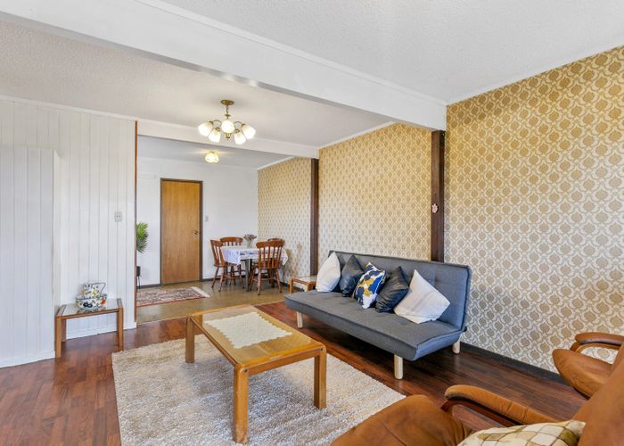  at 11A Ladbrooke Drive, Newlands, Wellington