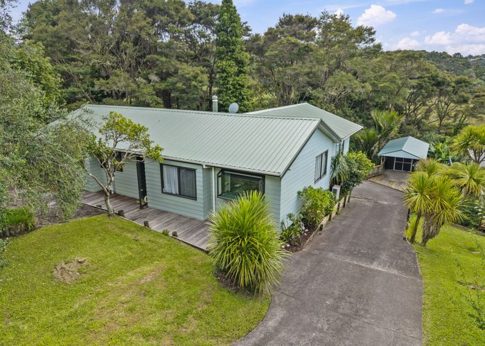  at 126 Laingholm Drive, Laingholm, Waitakere City, Auckland