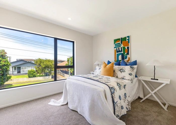  at 16E Grande Vue Road, Papatoetoe, Manukau City, Auckland