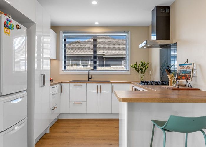  at 32 Tilford Street, Woolston, Christchurch City, Canterbury