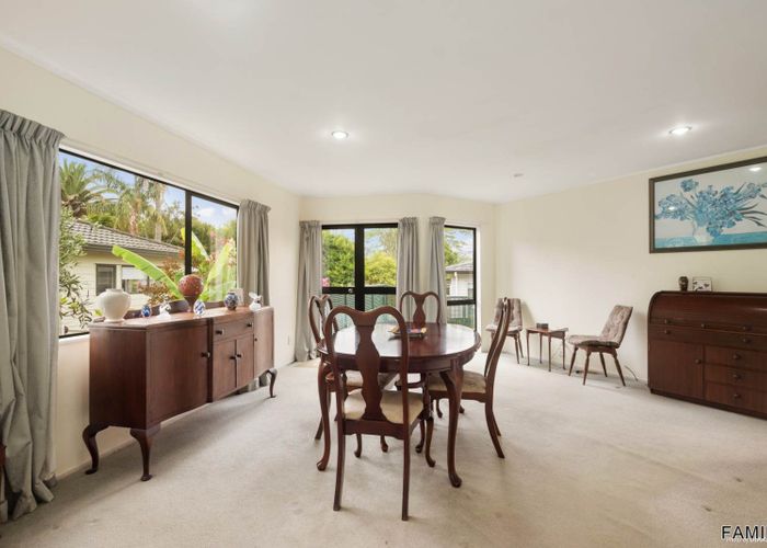  at 2/17 Manuwai Road, Torbay, North Shore City, Auckland