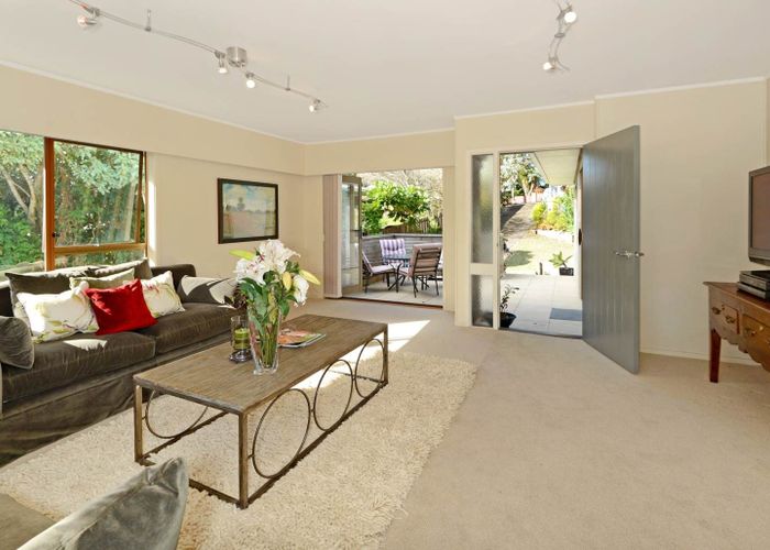  at 16 Lake rd, Northcote, North Shore City, Auckland