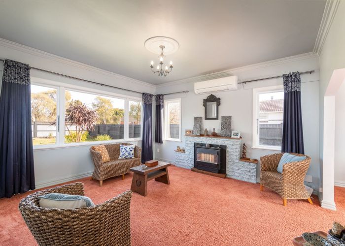  at 9 Mangaroa Hill Road, Maoribank, Upper Hutt, Wellington