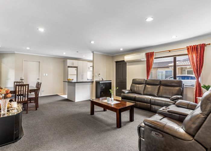  at 9 Miranda Street, Avondale, Auckland