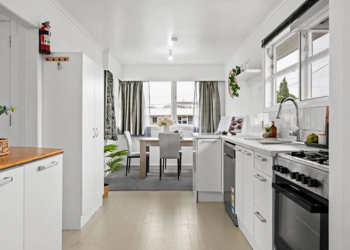  at 16 Manapouri Place, Glenview, Hamilton, Waikato