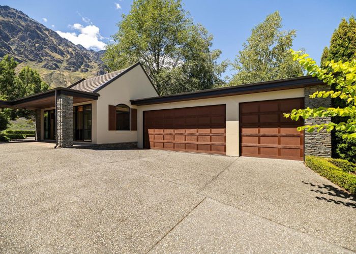  at 4 Scenic Drive, Drift Bay, Queenstown