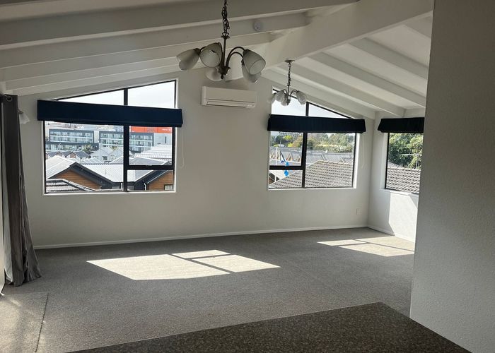  at 9B Rishworth Avenue, Stanmore Bay, Whangaparaoa