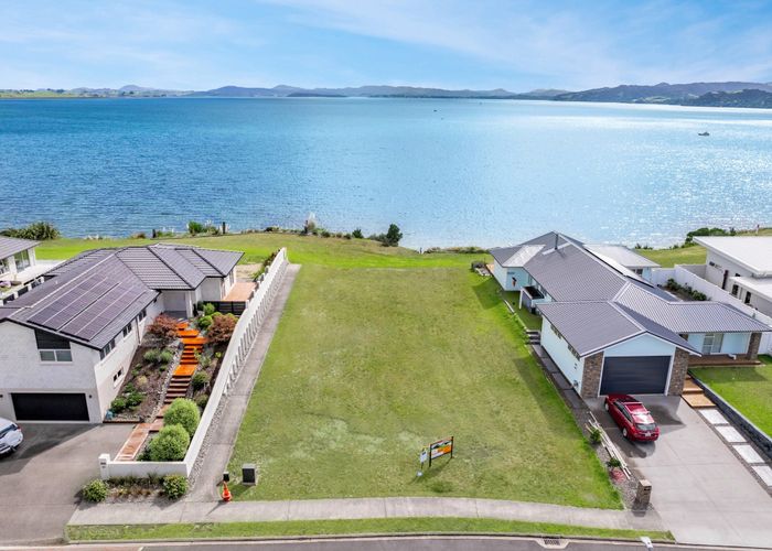 For sale 42 Karoro Street, One Tree Point, Whangarei, Northland homes.co.nz