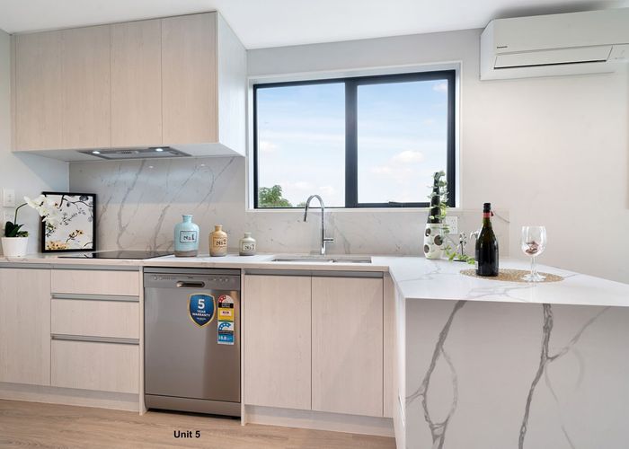  at 5/30 Woodford Avenue, Henderson, Auckland