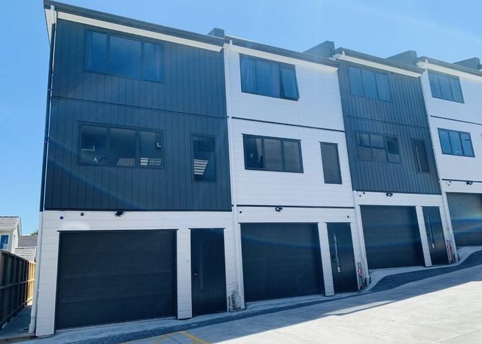  at 2/243 Mount Albert Road, Sandringham, Auckland City, Auckland
