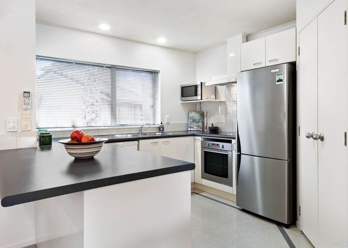  at 1/19  Driscoll Place, Farm Cove, Manukau City, Auckland