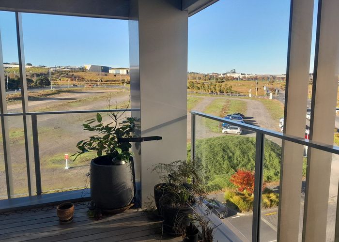  at 305/7 Kaipiho Lane, Albany, North Shore City, Auckland