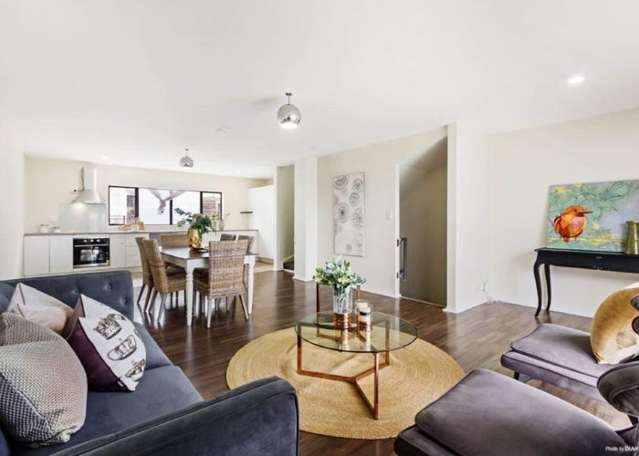  at 10/6 Ambrico Place, New Lynn, Waitakere City, Auckland