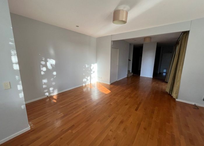  at 21 Haven Drive, Botany Downs, Manukau City, Auckland