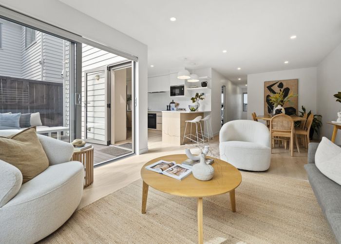  at 98E Forrest Hill Road, Forrest Hill, North Shore City, Auckland