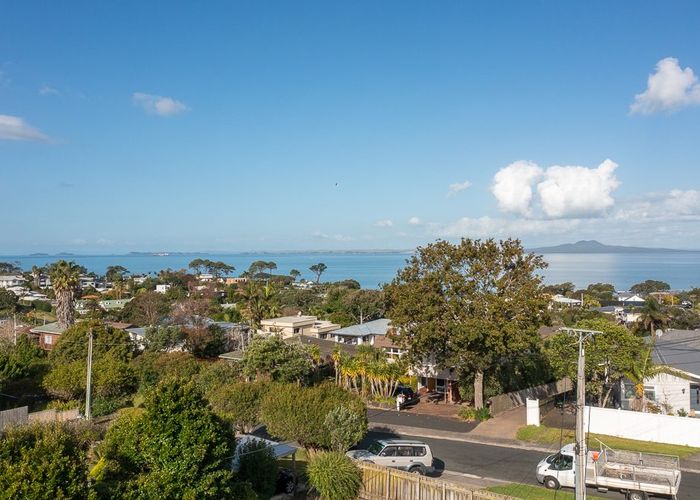  at 4 Auld Street, Torbay, North Shore City, Auckland