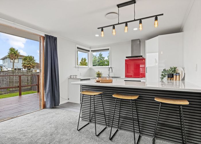  at 379 Breezes Road, Aranui, Christchurch City, Canterbury