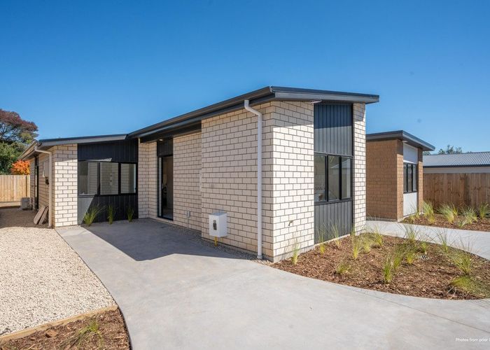  at 4/22 Dalgliesh Avenue, Forest Lake, Hamilton, Waikato